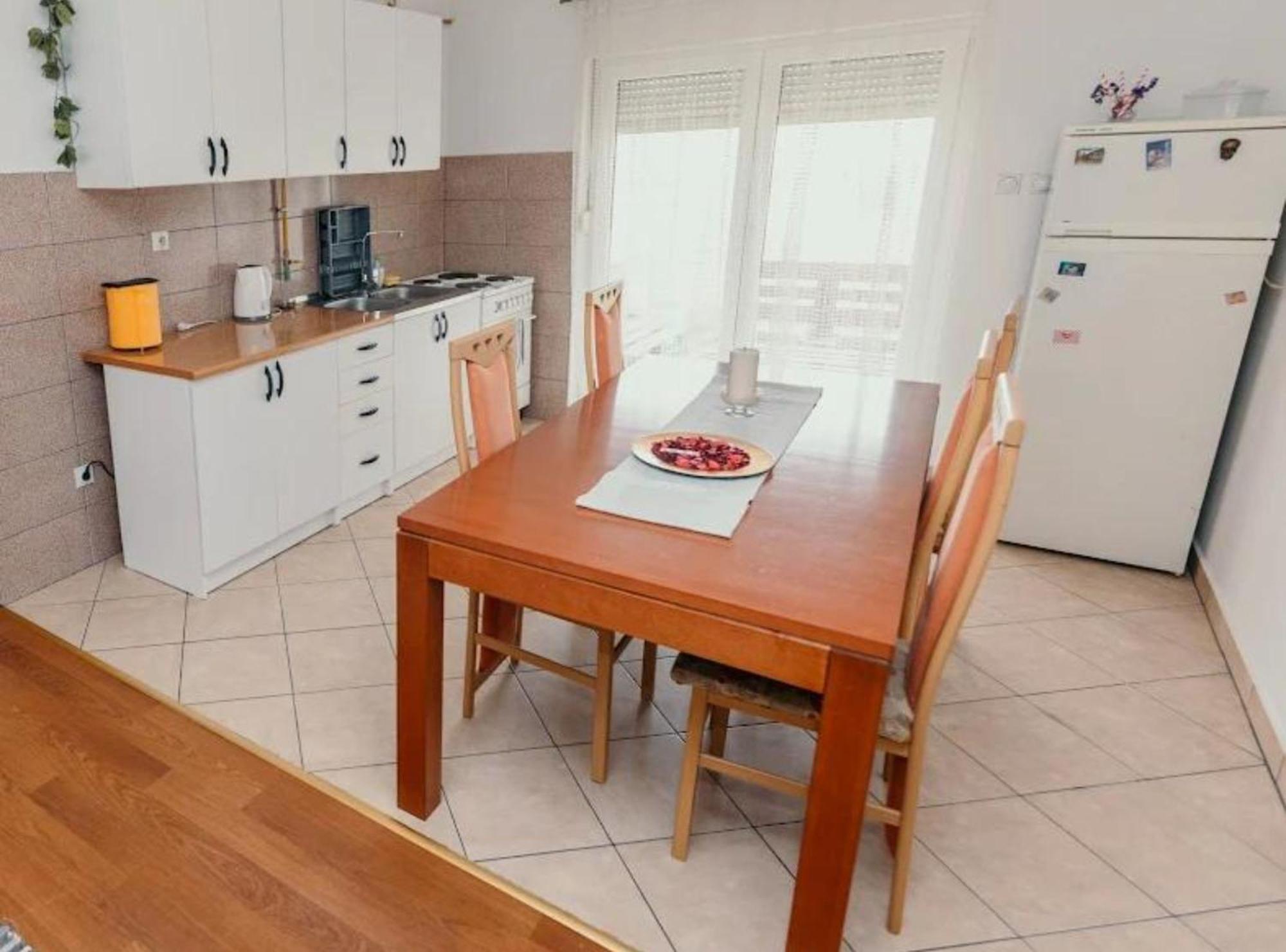 Apartmani Tea I Toni Gradiste Экстерьер фото