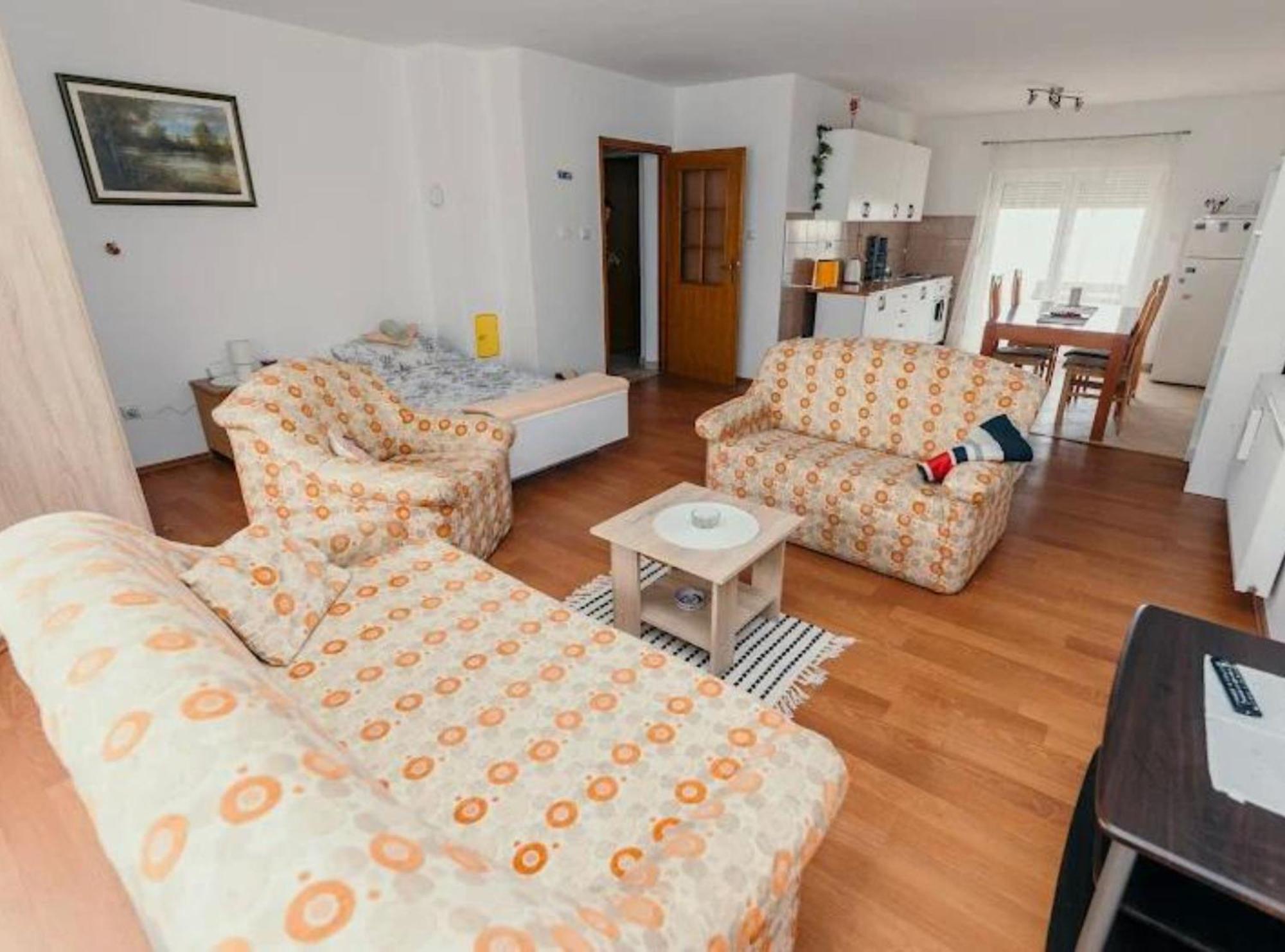 Apartmani Tea I Toni Gradiste Экстерьер фото